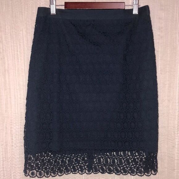 LOFT Dresses & Skirts - LOFT 6 Navy Eyelet Lace Pencil Skirt